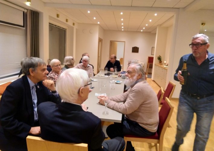 Skumvinsservering Image